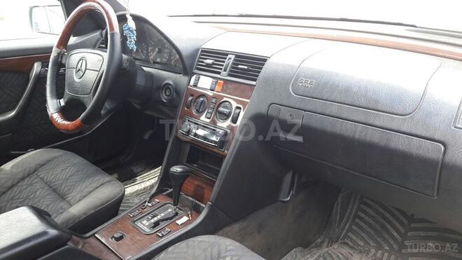 Mercedes C 220 1994, 404,000 km - 2.2 l - Bakı