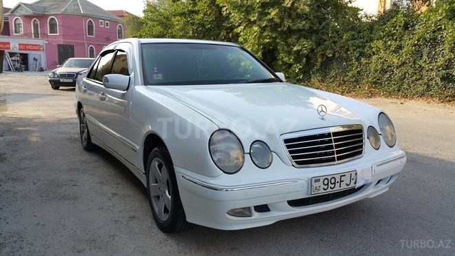 Mercedes E 220 2001, 264,000 km - 2.2 l - Bakı