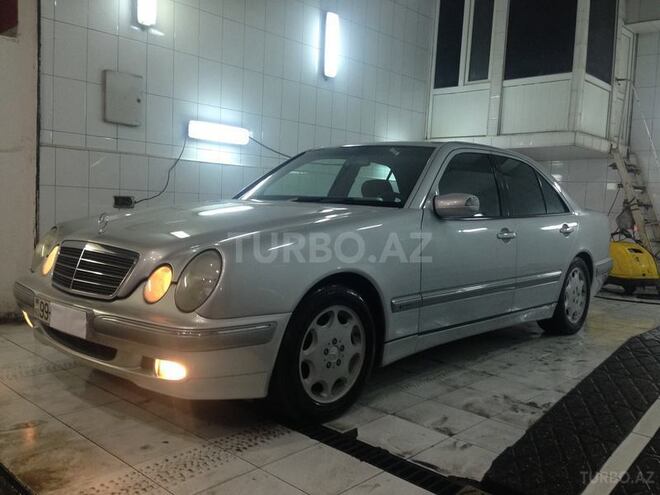 Mercedes E 220 1999, 312,000 km - 2.2 л - Bakı