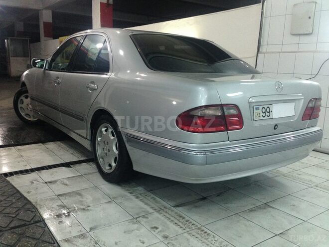 Mercedes E 220 1999, 312,000 km - 2.2 л - Bakı