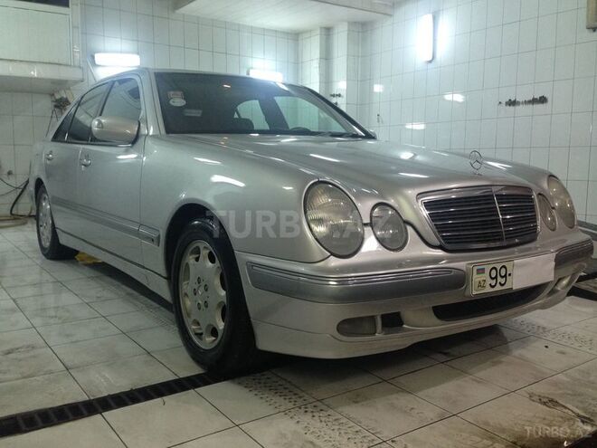 Mercedes E 220 1999, 312,000 km - 2.2 л - Bakı