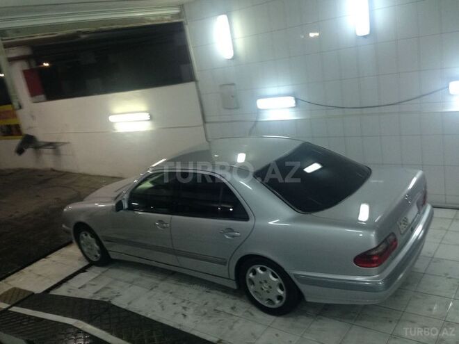Mercedes E 220 1999, 312,000 km - 2.2 л - Bakı