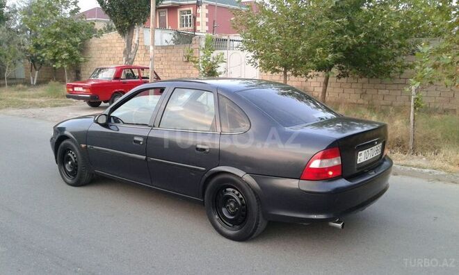 Opel Vectra 1997, 225,000 km - 2.0 l - Sumqayıt