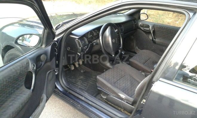 Opel Vectra 1997, 225,000 km - 2.0 l - Sumqayıt