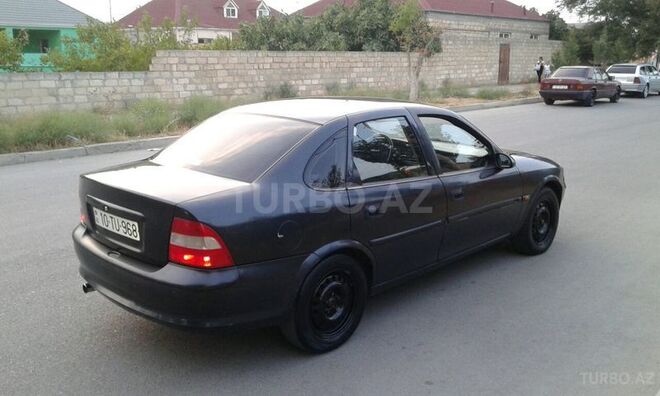 Opel Vectra 1997, 225,000 km - 2.0 l - Sumqayıt