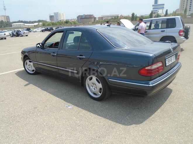 Mercedes E 320 2001, 277,000 km - 3.2 l - Bakı