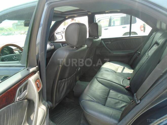 Mercedes E 320 2001, 277,000 km - 3.2 l - Bakı