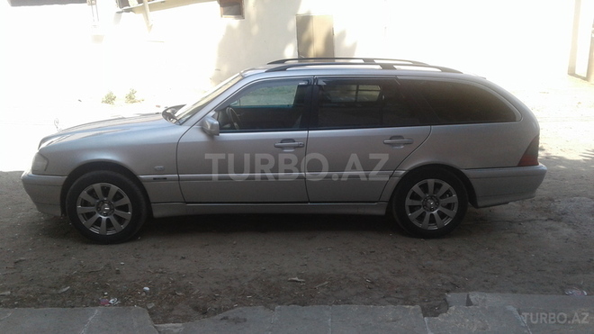 Mercedes C 220 2000, 294,000 km - 2.2 l - Bakı