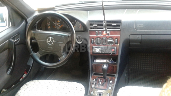 Mercedes C 220 2000, 294,000 km - 2.2 l - Bakı