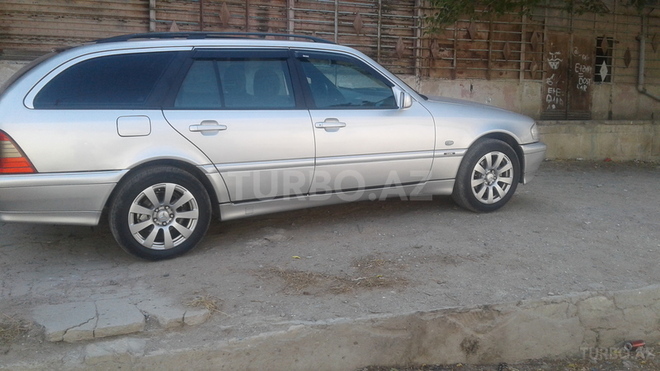 Mercedes C 220 2000, 294,000 km - 2.2 l - Bakı