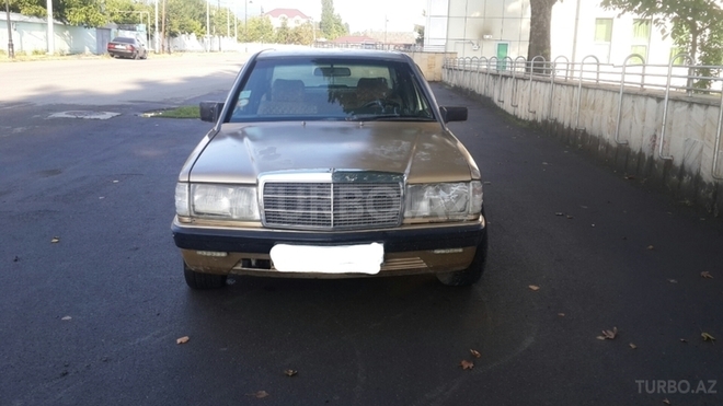 Mercedes 190 1985, 295,000 km - 2.0 л - İsmayıllı