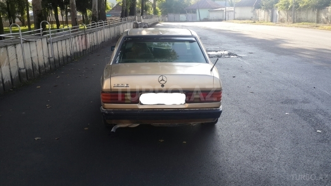 Mercedes 190 1985, 295,000 km - 2.0 л - İsmayıllı