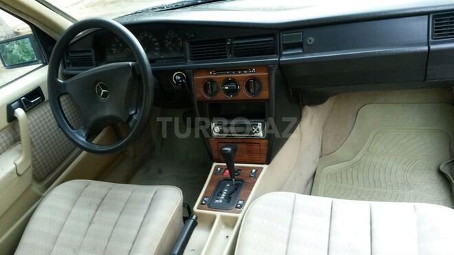 Mercedes 190 1993, 225,000 km - 2.0 л - Bakı