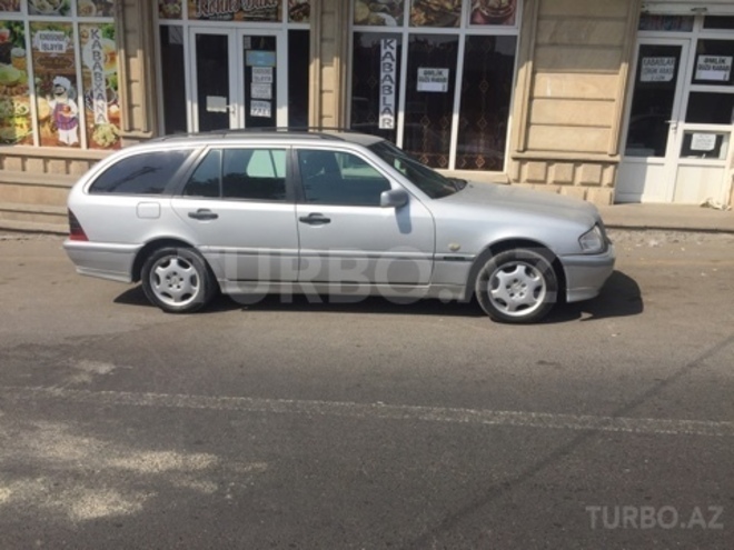 Mercedes C 220 1999, 323,000 km - 2.2 l - Bakı
