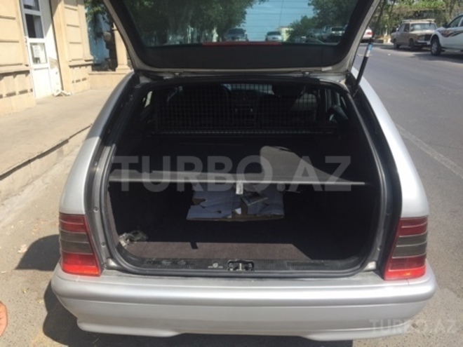 Mercedes C 220 1999, 323,000 km - 2.2 l - Bakı