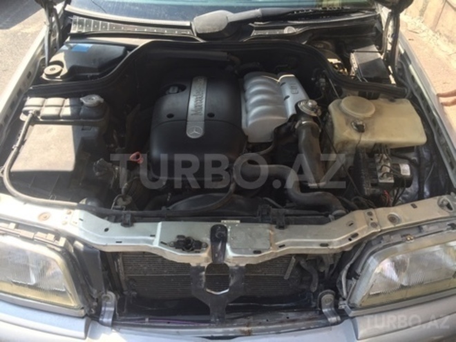 Mercedes C 220 1999, 323,000 km - 2.2 l - Bakı