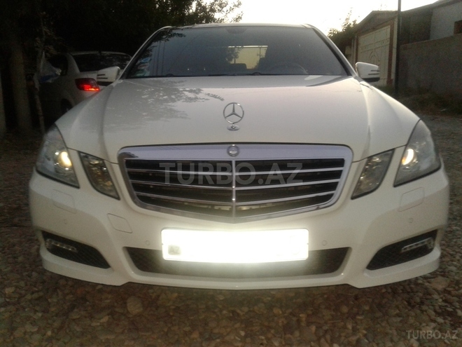 Mercedes E 220 2010, 107,117 km - 0.2 l - Naxçıvan