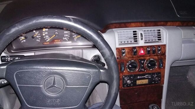 Mercedes E 240 1998, 251,786 km - 2.4 л - Bakı