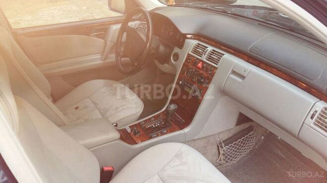 Mercedes E 240 1998, 251,786 km - 2.4 л - Bakı