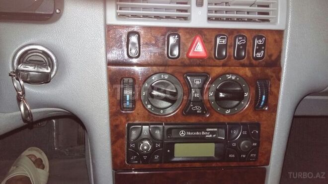 Mercedes E 240 1998, 251,786 km - 2.4 л - Bakı