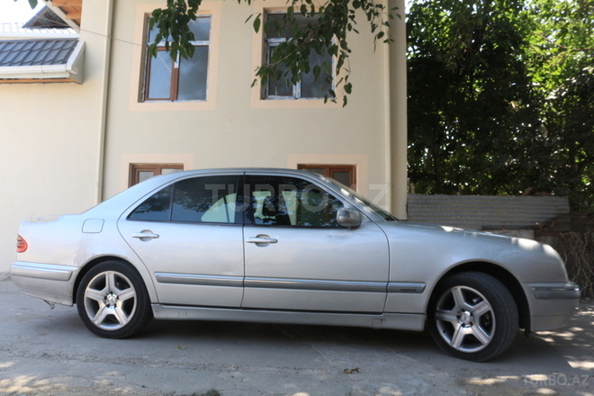 Mercedes E 220 1999, 400,000 km - 2.2 l - Bakı