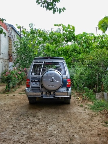 Mitsubishi Pajero 1995, 190,000 km - 2.8 l - Sumqayıt