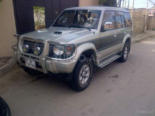 Mitsubishi Pajero 1995, 190,000 km - 2.8 l - Sumqayıt
