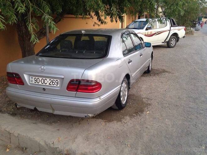 Mercedes E 240 1998, 135,000 km - 2.4 l - Bakı