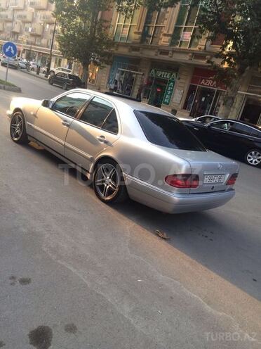 Mercedes E 240 1998, 157,000 km - 2.4 l - Gəncə