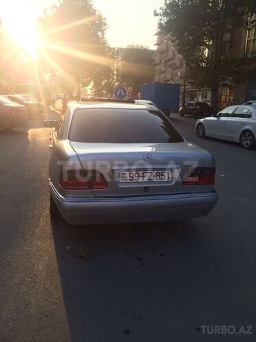 Mercedes E 240 1998, 157,000 km - 2.4 l - Gəncə