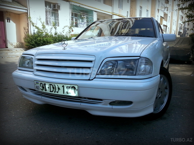 Mercedes C 220 2000, 180,000 km - 2.2 l - Bakı
