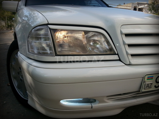 Mercedes C 220 2000, 180,000 km - 2.2 l - Bakı