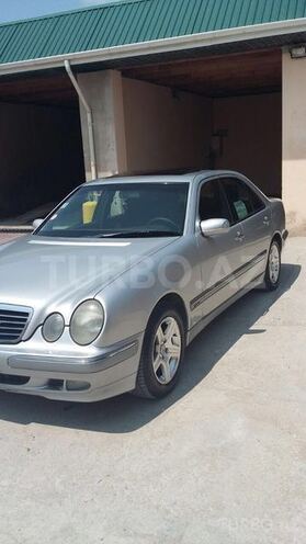 Mercedes E 220 2000, 250,000 km - 2.2 l - Bakı