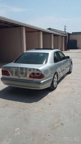 Mercedes E 220 2000, 250,000 km - 2.2 l - Bakı