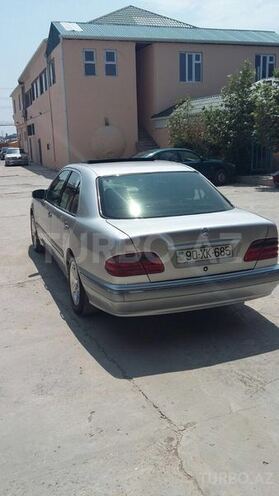 Mercedes E 220 2000, 250,000 km - 2.2 l - Bakı