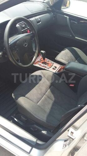 Mercedes E 220 2000, 250,000 km - 2.2 l - Bakı