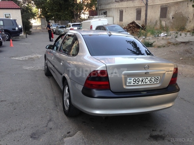 Opel Vectra 1996, 245,000 km - 2.0 л - Bakı