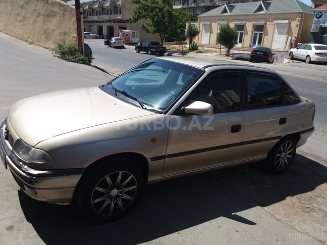 Opel Astra 1997, 320,000 km - 1.6 l - Bakı