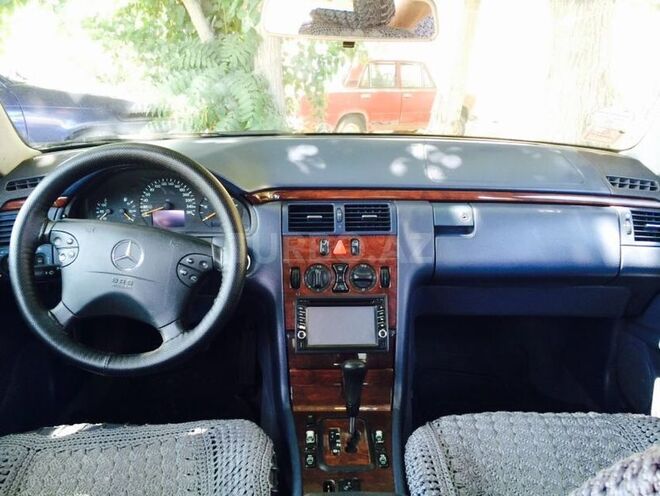 Mercedes E 270 1999, 300,000 km - 2.7 л - Bakı