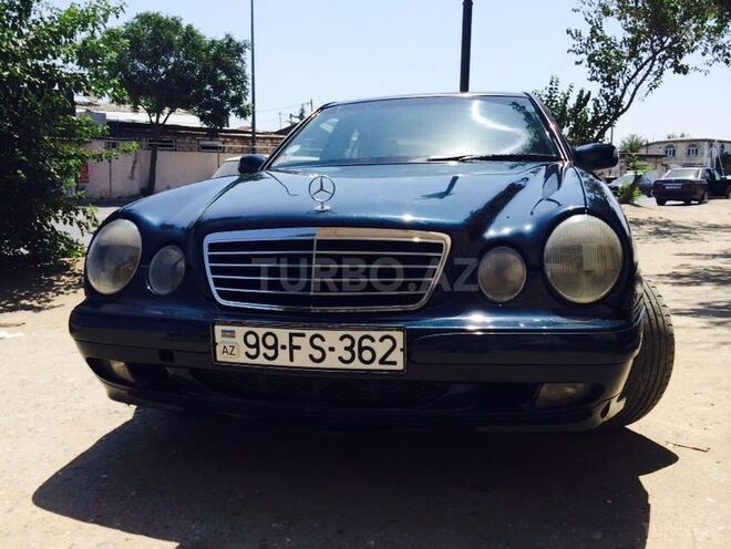 Mercedes E 270 1999, 300,000 km - 2.7 л - Bakı