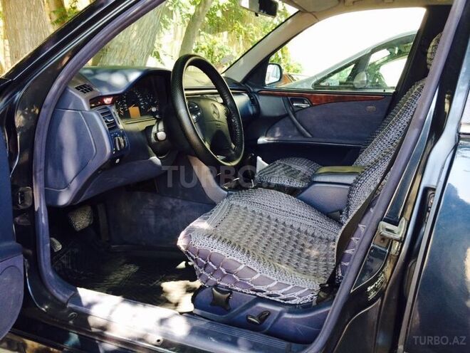 Mercedes E 270 1999, 300,000 km - 2.7 л - Bakı
