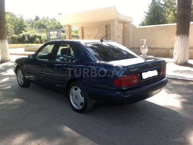Mercedes E 200 1997, 300,000 km - 2.0 l - Sumqayıt