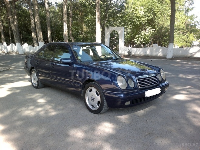 Mercedes E 200 1997, 300,000 km - 2.0 l - Sumqayıt