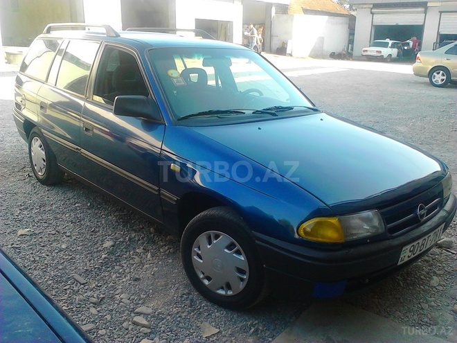 Opel Astra 1994, 387,000 km - 1.6 l - Şəki