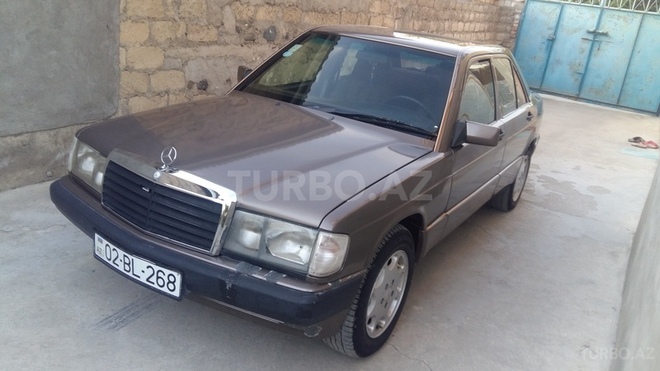 Mercedes 190 1991, 332,000 km - 2.0 l - Yevlax