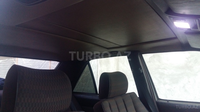 Mercedes 190 1991, 332,000 km - 2.0 l - Yevlax