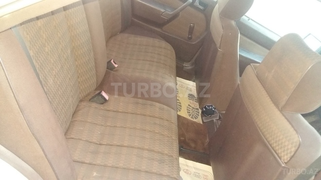 Mercedes 190 1991, 332,000 km - 2.0 l - Yevlax