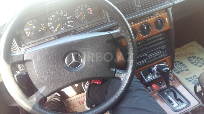 Mercedes 190 1991, 332,000 km - 2.0 l - Yevlax