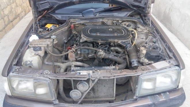 Mercedes 190 1991, 332,000 km - 2.0 l - Yevlax