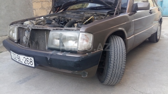 Mercedes 190 1991, 332,000 km - 2.0 l - Yevlax